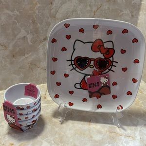 Hello kitty : Valentines theme plastic dish set .